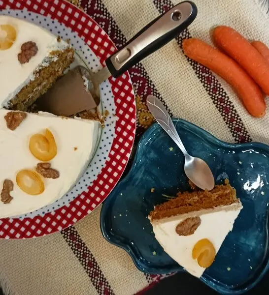 Classic Carrot Cake with Honey Cream Cheese Frosting