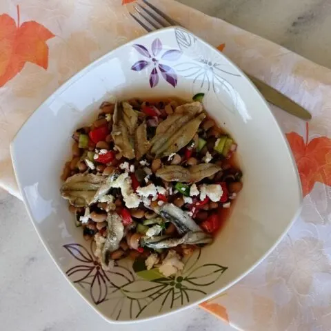 Black=eyed peas salad with anchovies image