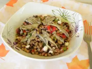 Black=eyed peas salad with anchovies picture