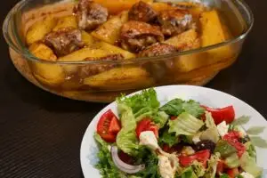 Marinated chicken thighs with roasted potatoes image