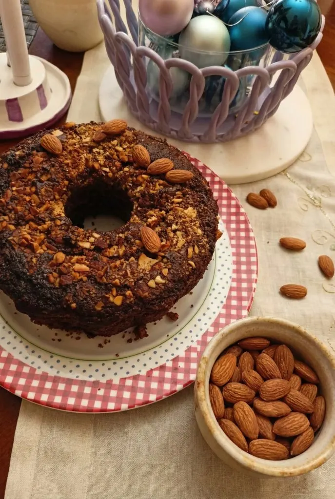 Coconut cake with almonds image
