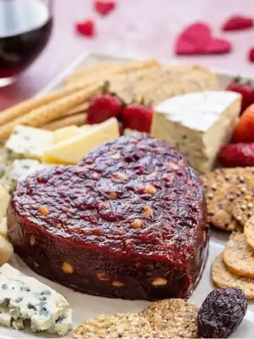 Kydonopasto served with cheeses Image