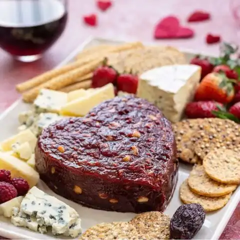 Kydonopasto served with cheeses Image