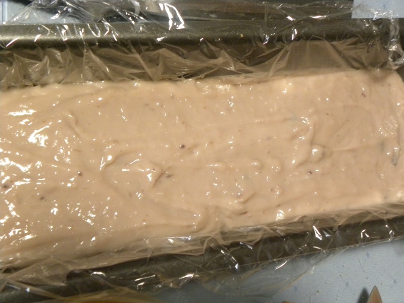 Putting half of the pastry cream image