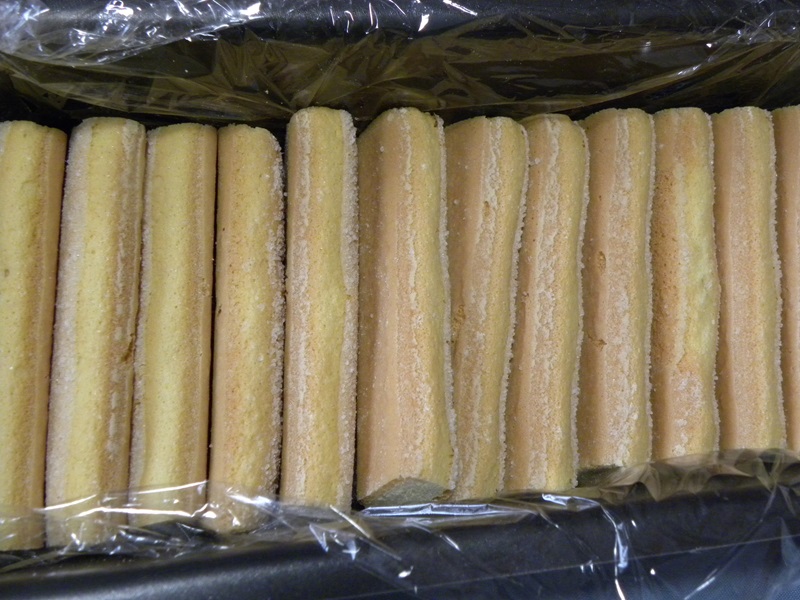 Savoyard biscuits cut image