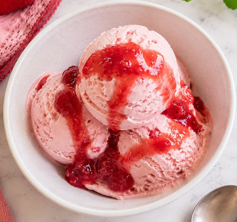 Homemade strawberry Ice Cream image