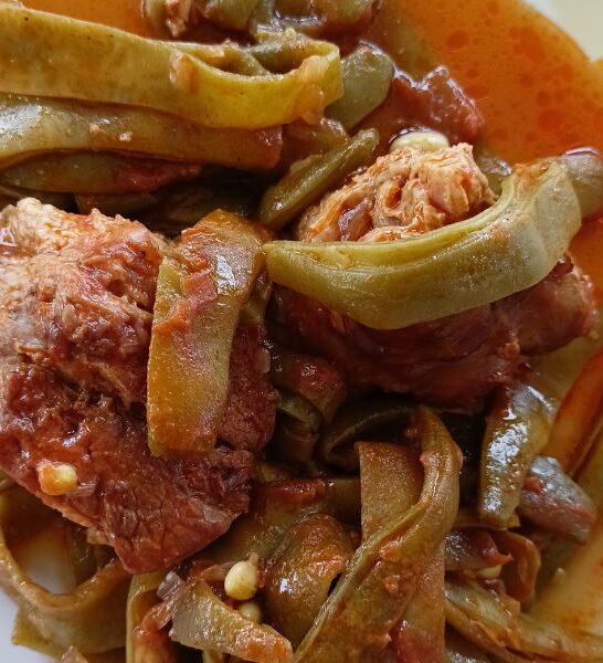 Lamb with Fresh Green Beans (Arni me Fassolakia)